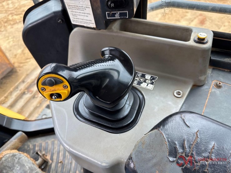 komatsu-d51pxi-24-image-17