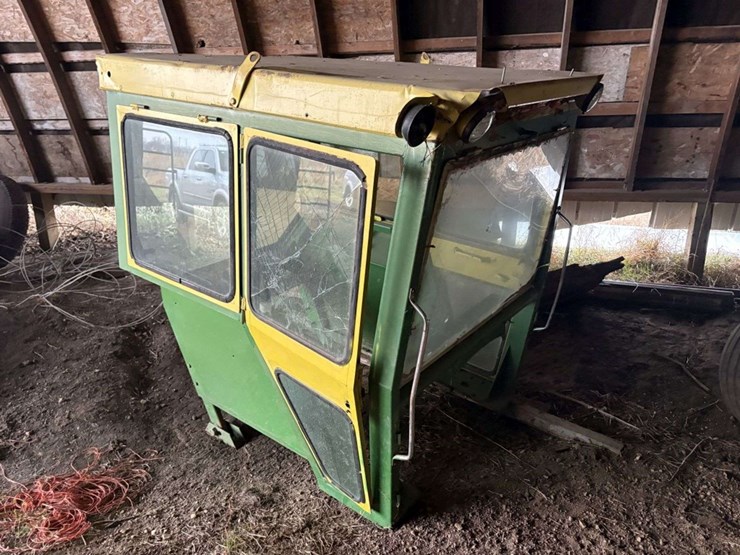 john-deere-3010-image-1
