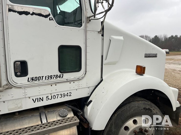 2005-kenworth-t800-image-23