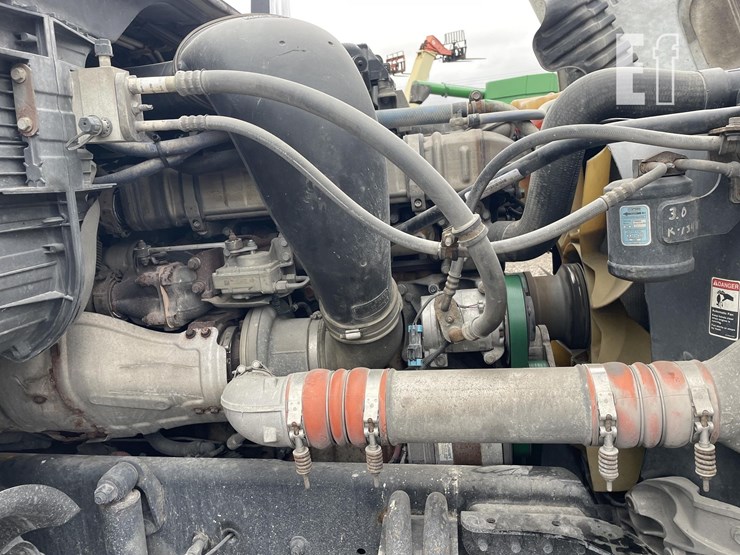 2014-freightliner-cascadia-125-image-22