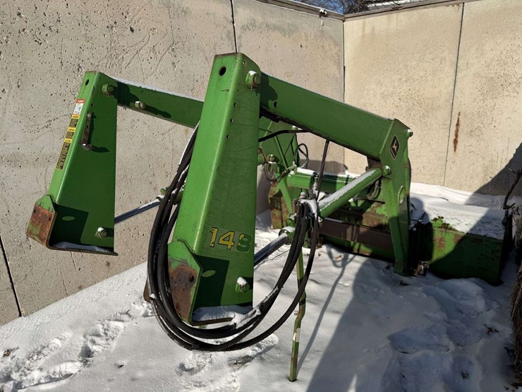 john-deere-148-image-1