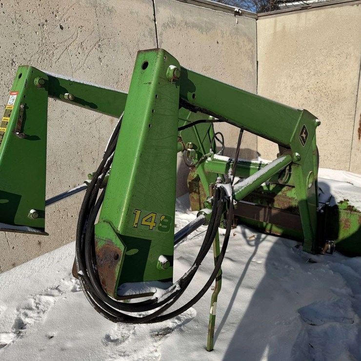 JOHN DEERE 148