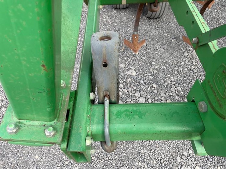john-deere-2210-image-15