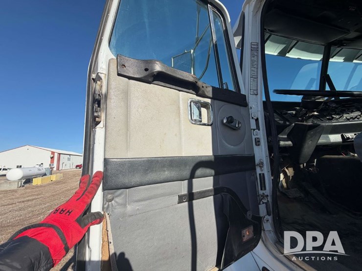 1997-volvo-f16-image-69