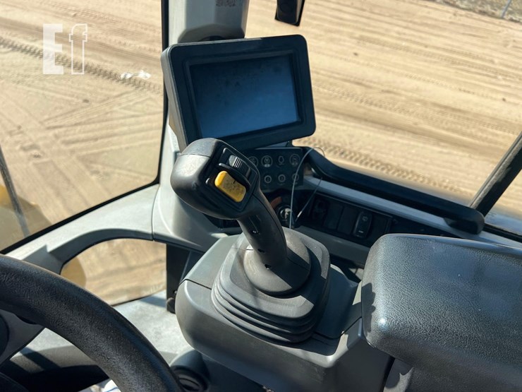 2021-caterpillar-926m-image-26