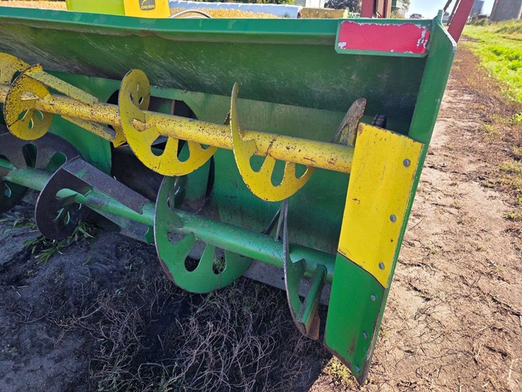 john-deere-686-image-9