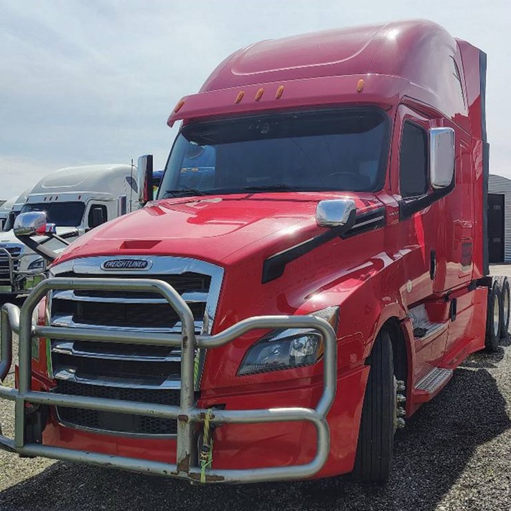 2019 FREIGHTLINER CASCADIA 126