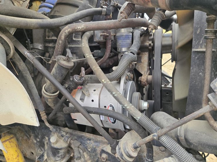 2000-international-8100-image-27