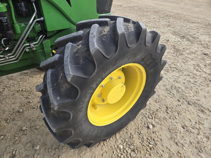 john-deere-6135e-image-6