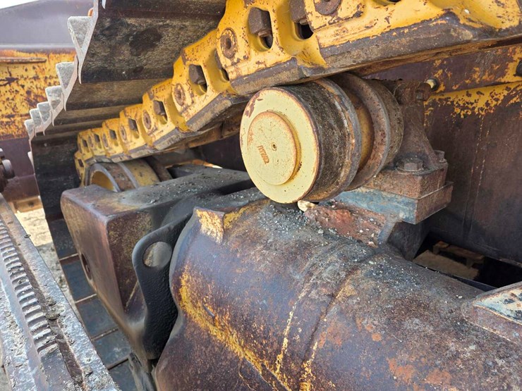 caterpillar-d8-image-15