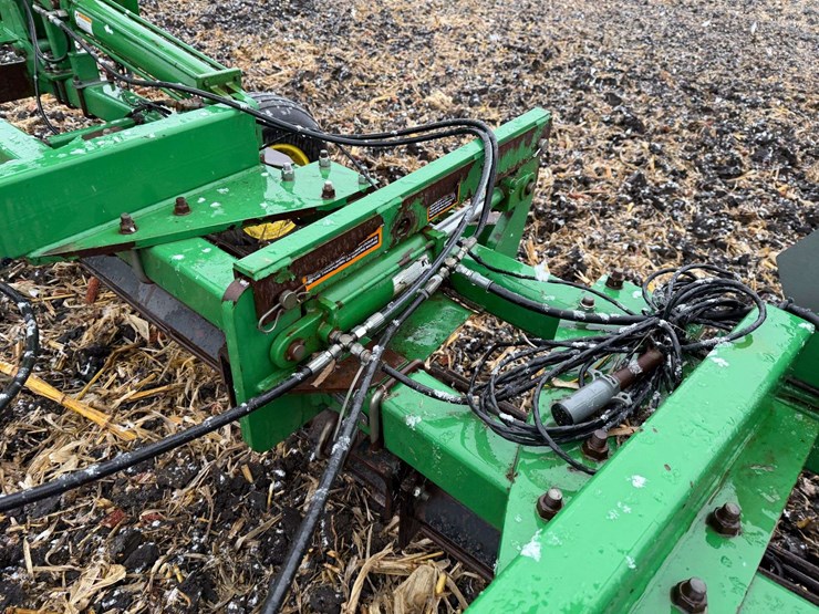 john-deere-200-image-12