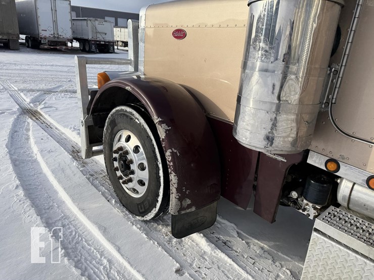 2004-peterbilt-379-image-24