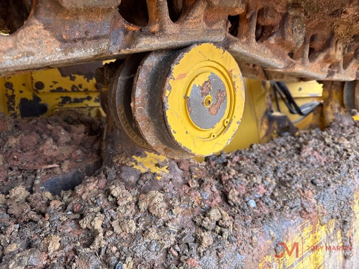 komatsu-d61pxi-24-image-10