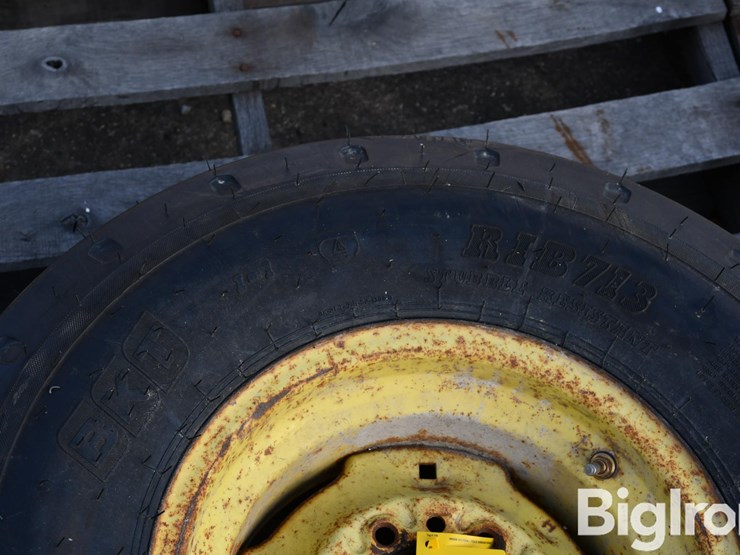 bkt-rib713-if280/70r15-tire-on-6-bolt-rim-image-9