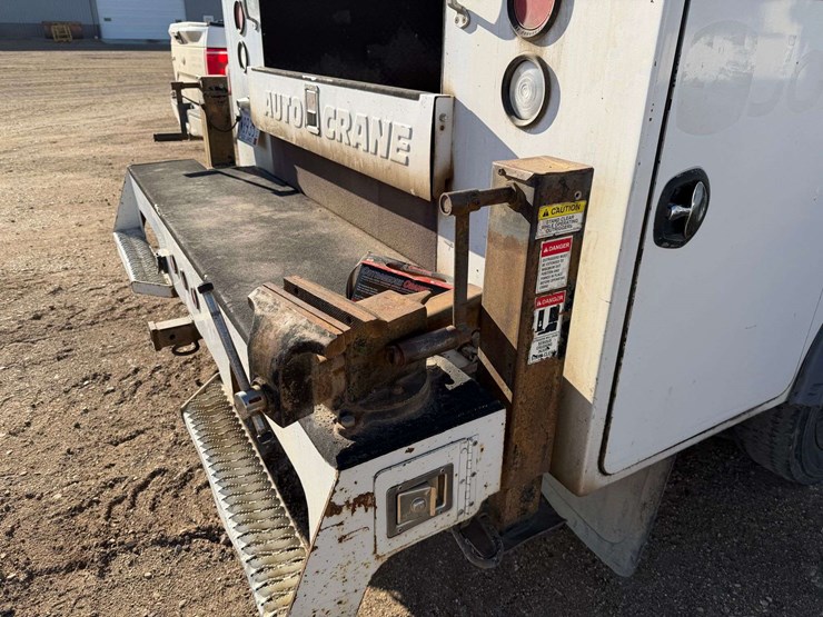 2006-ford-f550-image-19