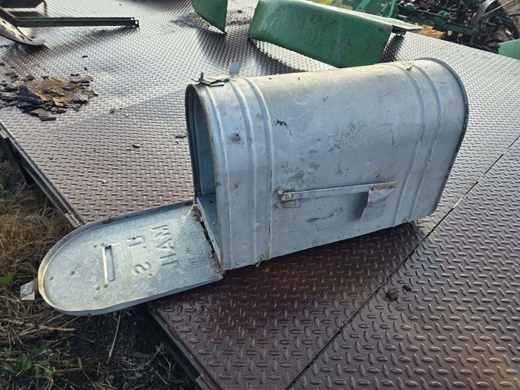 large-vintage-mail-box,-14”-x-10.5”-x-2’,-needs-some-repair-image-5
