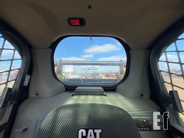 2020-caterpillar-259d3-image-31