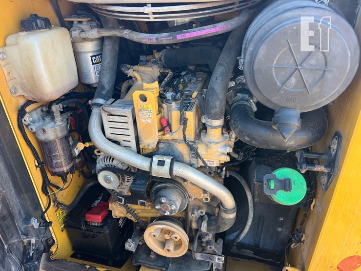 2015-caterpillar-257d-image-20