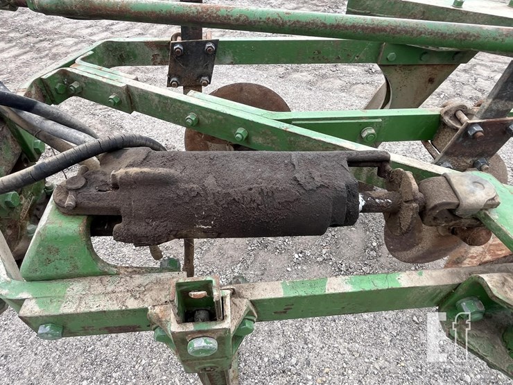 john-deere-100-image-4