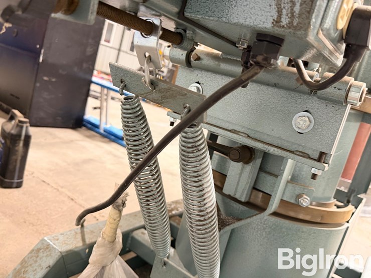 2023-ellis-1800-miter-band-saw-image-8