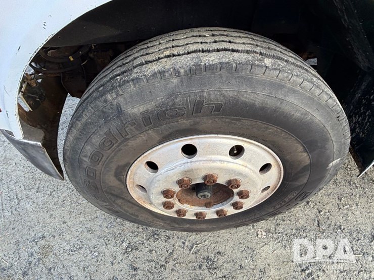 international-4700-image-21