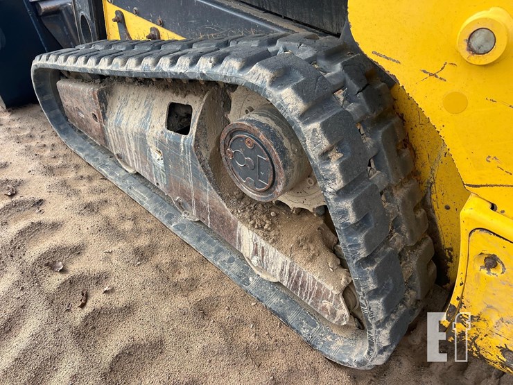 new-holland-c227-image-17