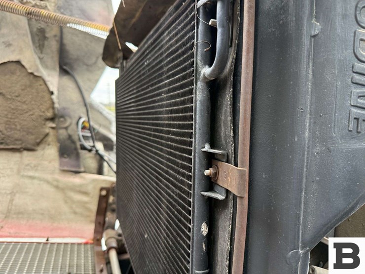 2004-kenworth-t800-image-16