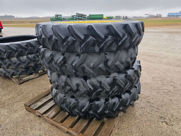 john-deere-8220-image-1