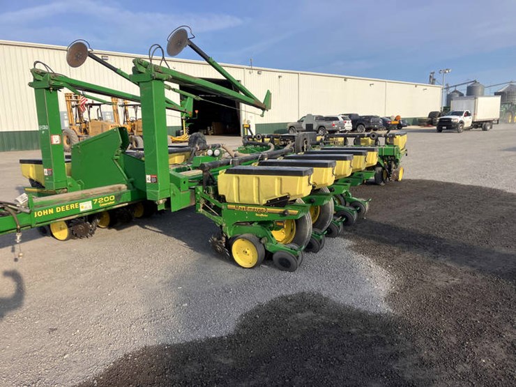 john-deere-7200-image-19