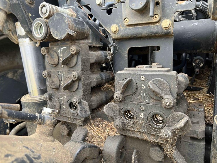 2014-case-ih-magnum-310-image-23