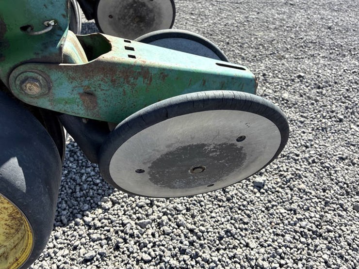 john-deere-7000-image-34