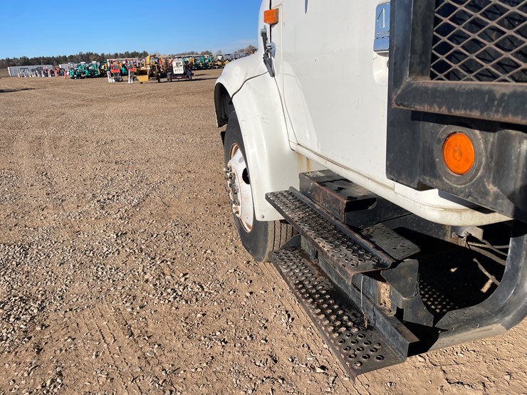 international-4700-image-19