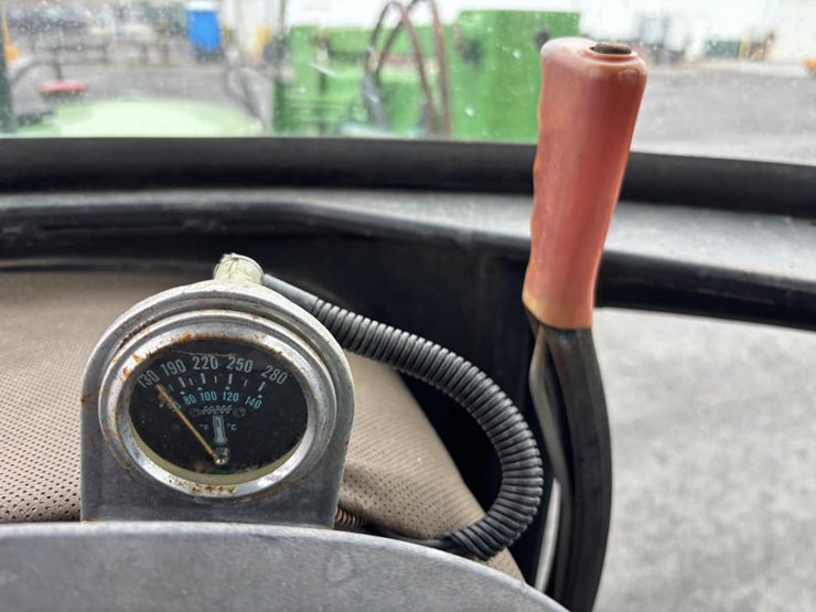 john-deere-2550-image-34