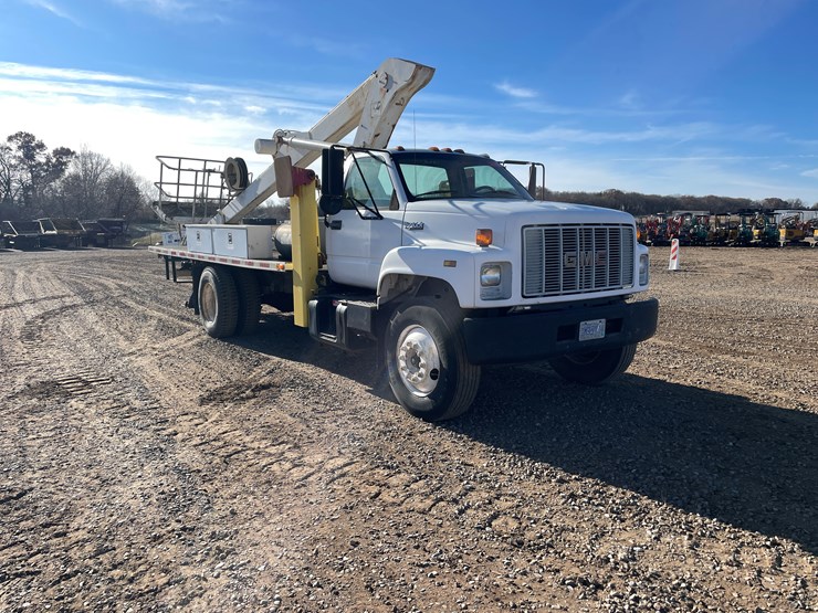 #1141-•-1995-gmc-topkick-bucket-truck-(has-mn-title)-image-7