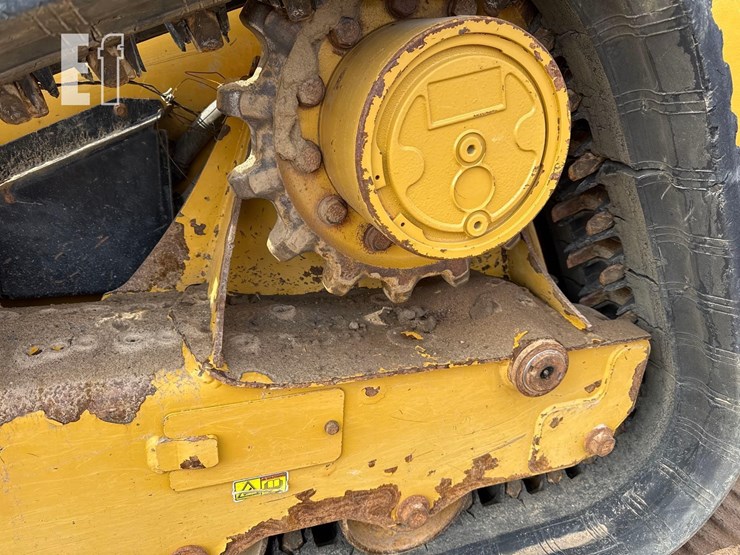 2017-caterpillar-239d-image-9