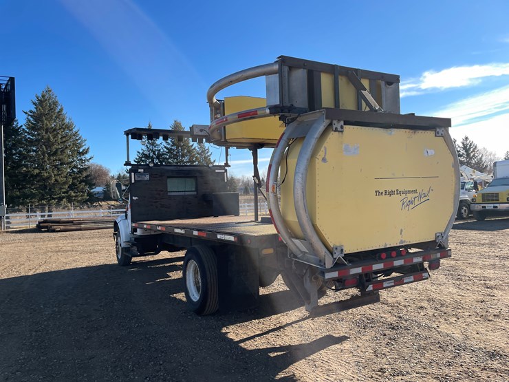 international-4700-image-2