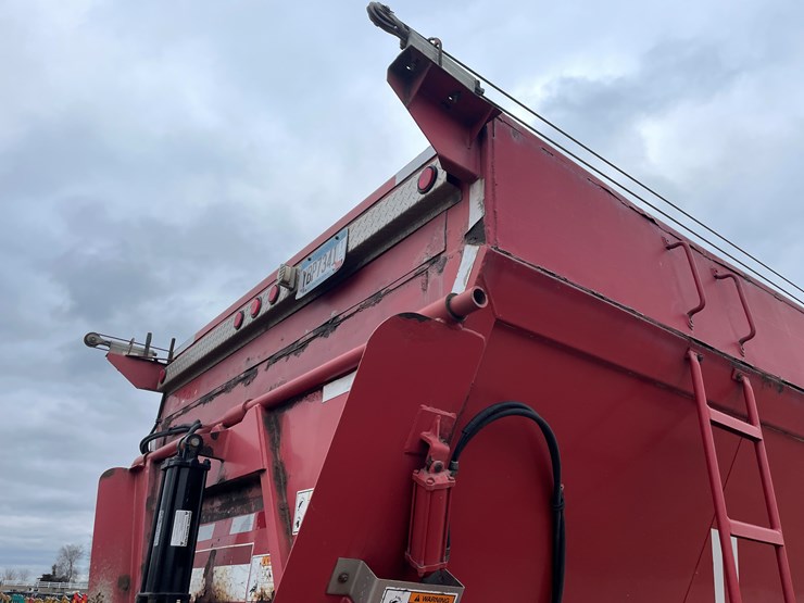 #1130-•-2005-international-5500i-6x4-dump-truck-(has-mn-title)-image-33