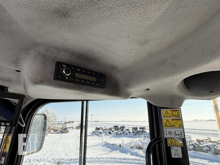 caterpillar-920-image-13