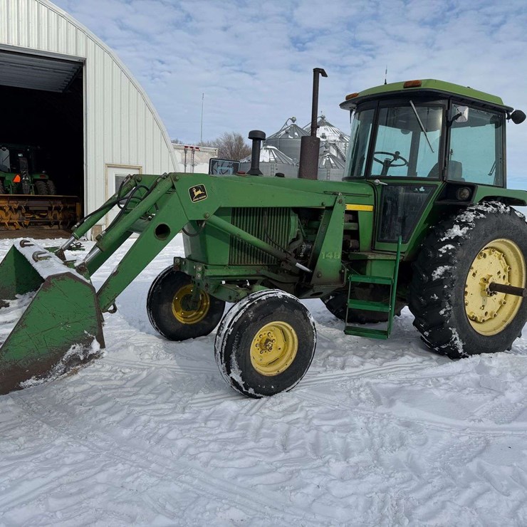 1975 JOHN DEERE 4230