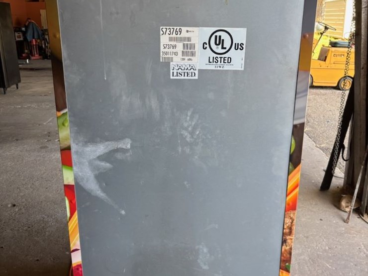 necta-refrigerated-vending-machine-(njp426,-unit-4)-image-2