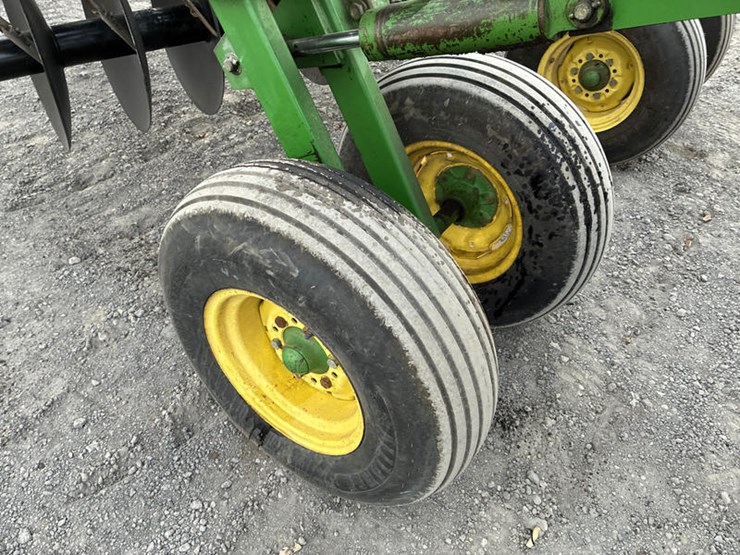 john-deere-630-image-35