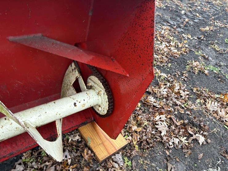 buhler-farm-king-840-snowblower,-84”,-3pt,-540-pto,-manual-turn-spout,-adj-deflector-image-8