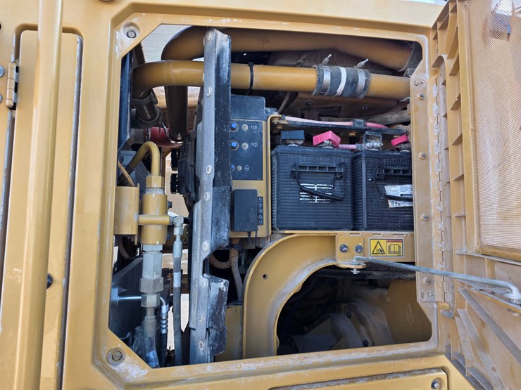 caterpillar-140m3-image-12