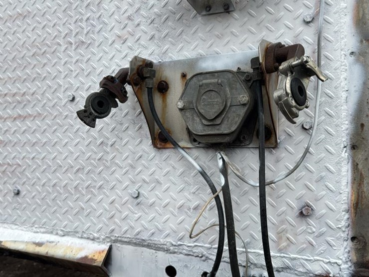 #123-•-chip-trailer-image-8