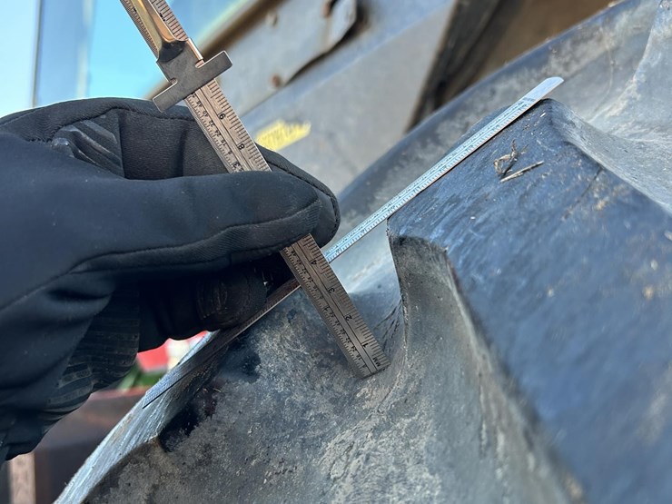 1983-john-deere-4650-image-37