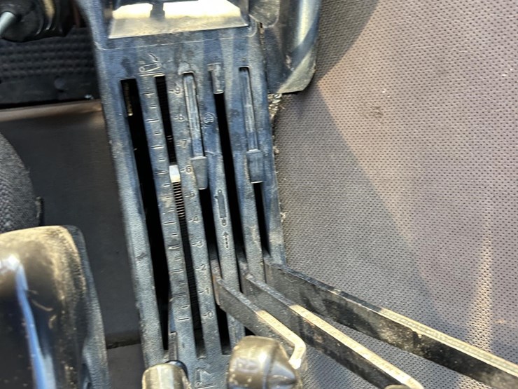 1983-john-deere-4650-image-56