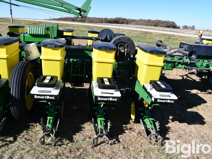 john-deere-7200-image-18