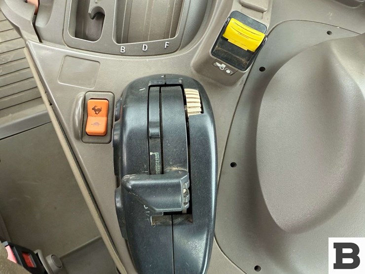 2012-john-deere-6115r-image-68