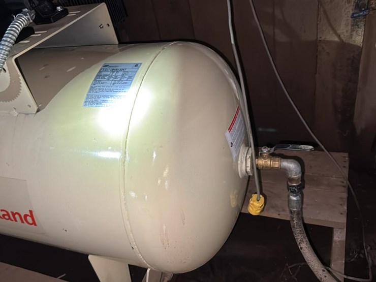 #110-•-ingersoll-rand-air-compressor-image-12