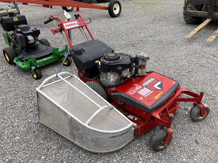 #112086-•-ferris-lawn-mower-w/bagger-image-3